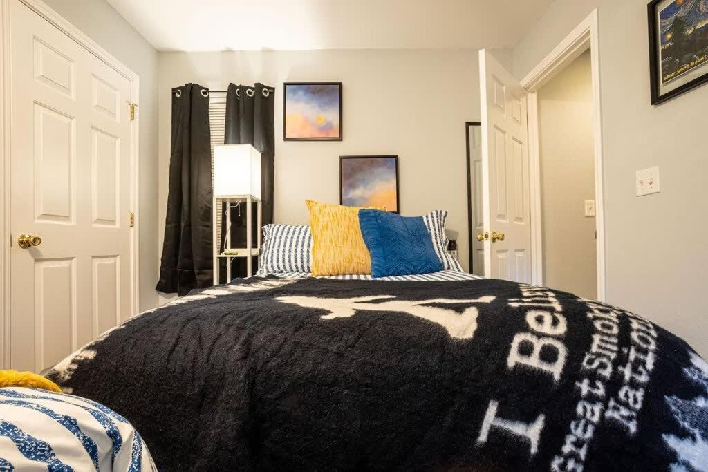 Sasquatch Lodge E Sleeps 13 ガトリンバーグ エクステリア 写真