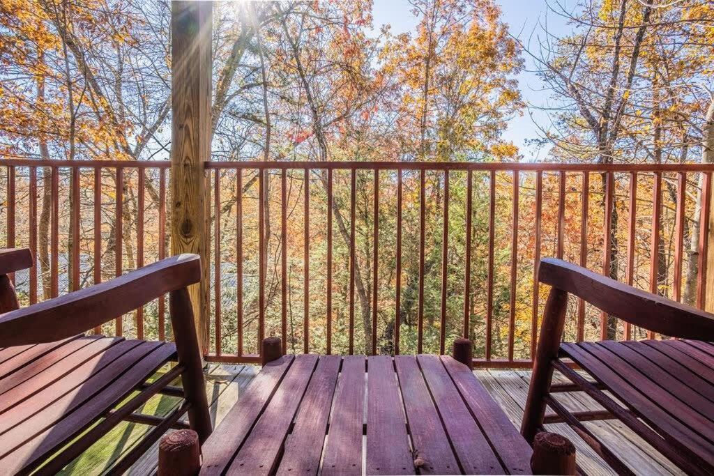 Sasquatch Lodge E Sleeps 13 ガトリンバーグ エクステリア 写真