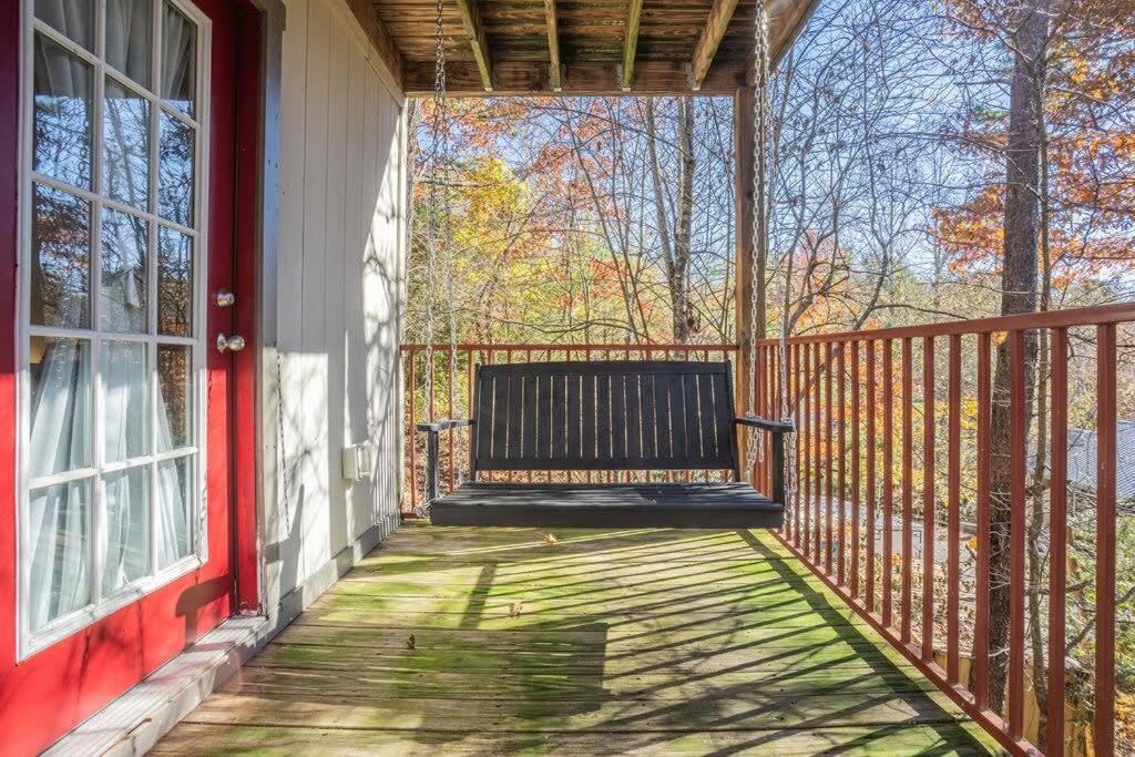Sasquatch Lodge E Sleeps 13 ガトリンバーグ エクステリア 写真